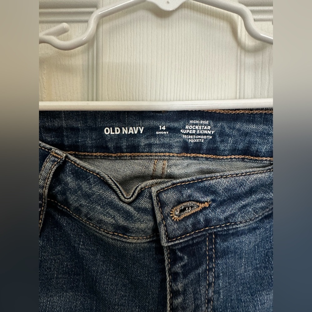 Old Navy High Rise Rockstar Super Skinny 14 Short Jeans - Picture 3 of 4